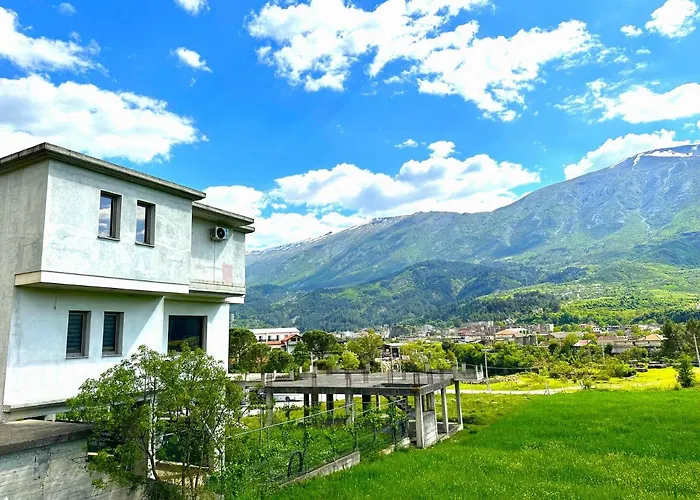 빌라 Klajdi Përmet